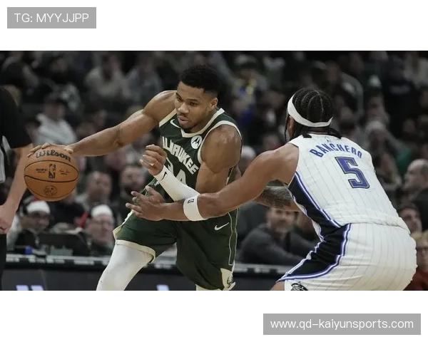 字母哥篮下持续冲击,雄鹿掌握比赛主动