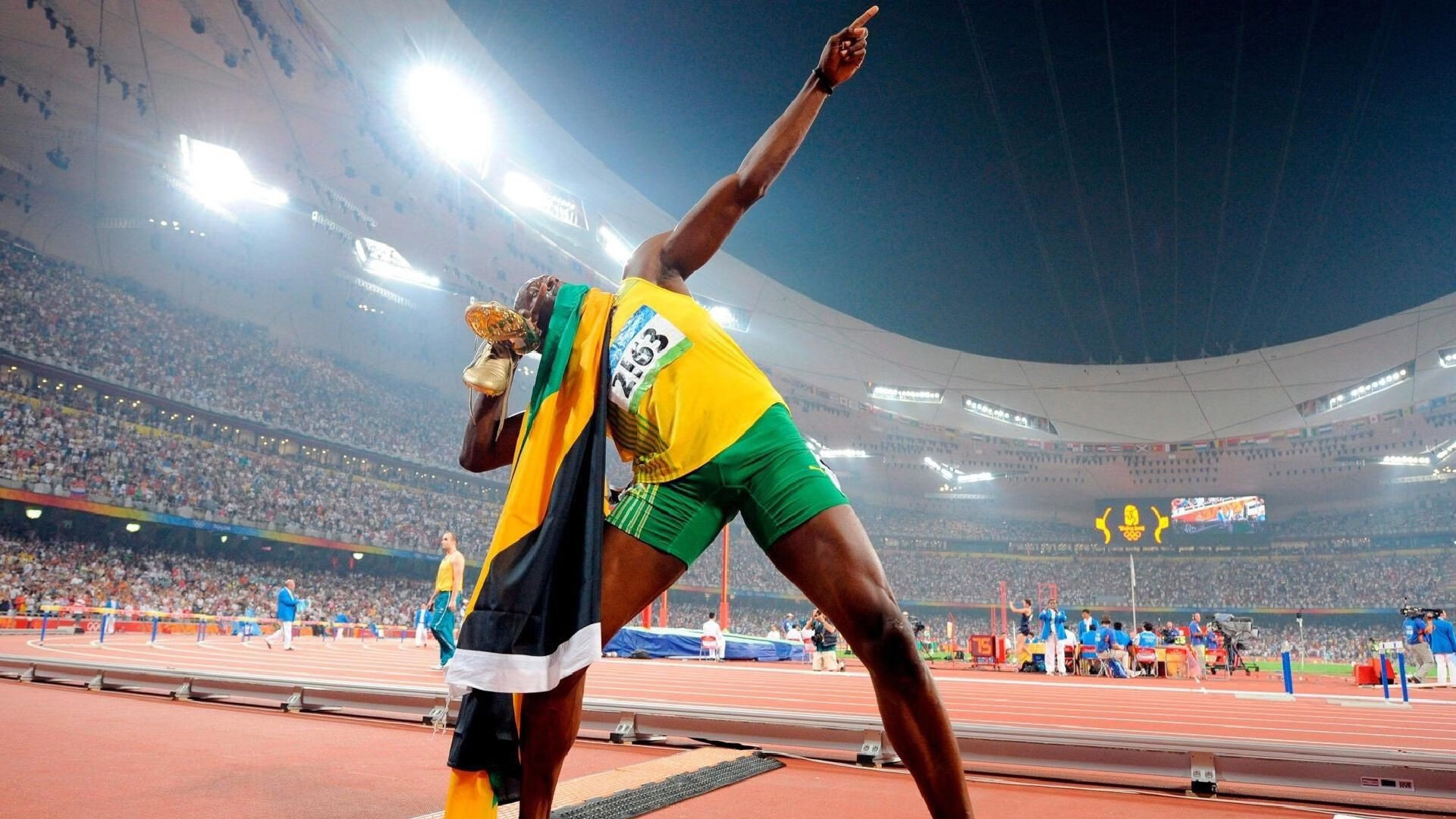 李恩:全黑队中场的“稳压器”,传球精准,突破犀利